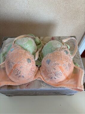 Embroidered Peach Lace Push-Up Bra - Elegant Support